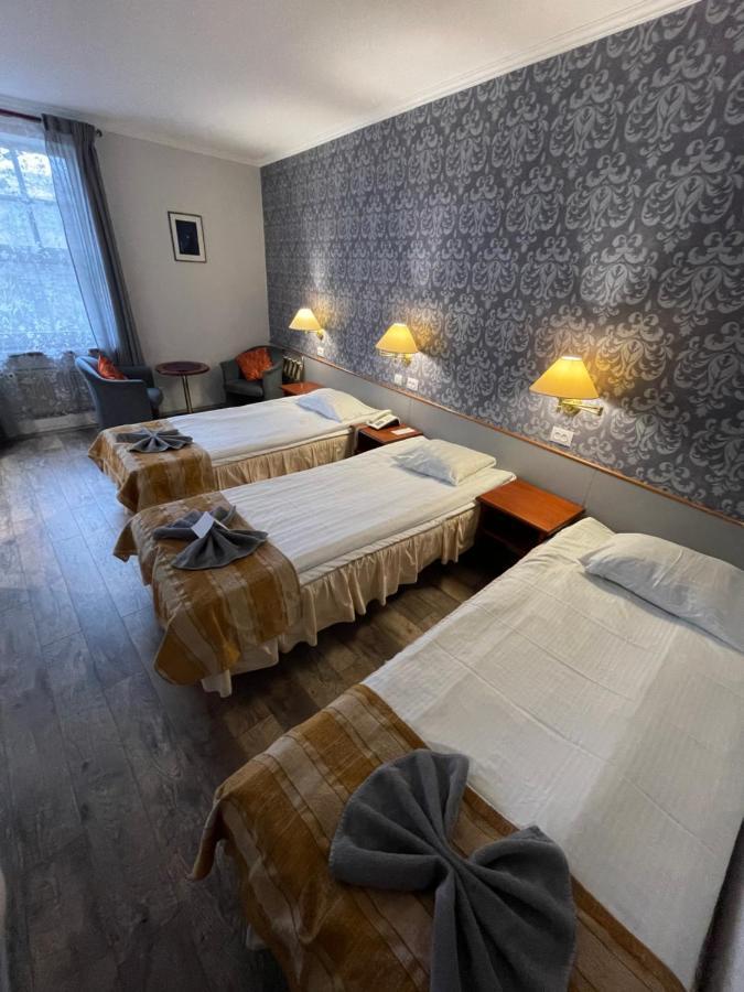 Nb Hotel With Free Parking Riga Ngoại thất bức ảnh