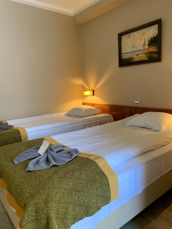 Nb Hotel With Free Parking Riga Ngoại thất bức ảnh
