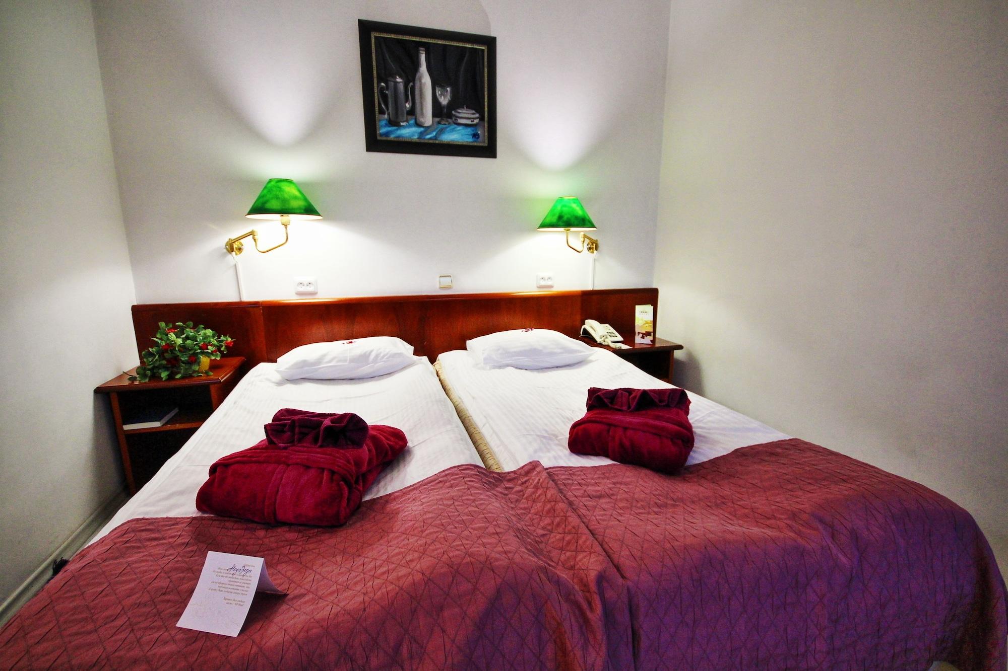 Nb Hotel With Free Parking Riga Ngoại thất bức ảnh