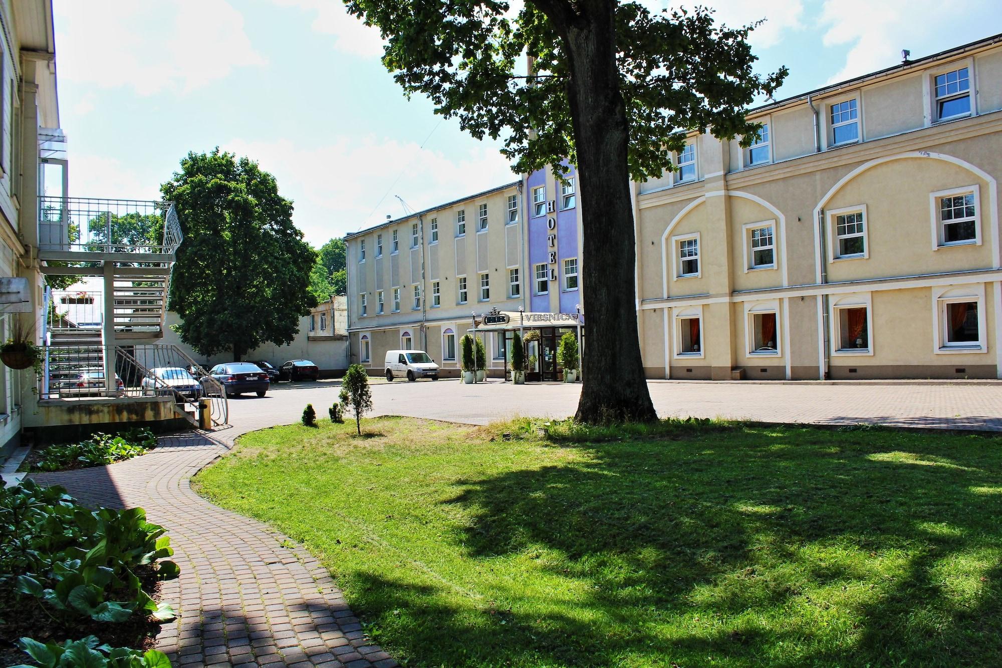 Nb Hotel With Free Parking Riga Ngoại thất bức ảnh