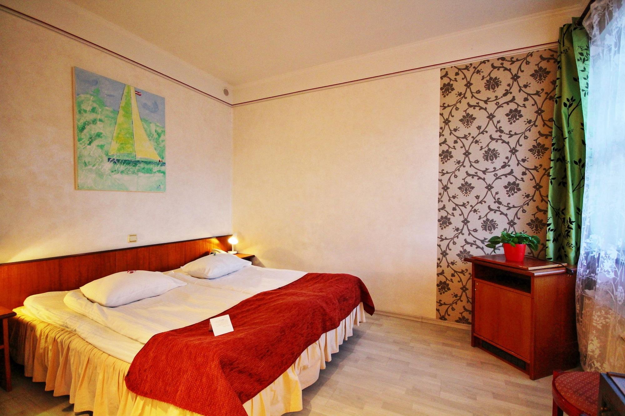 Nb Hotel With Free Parking Riga Ngoại thất bức ảnh