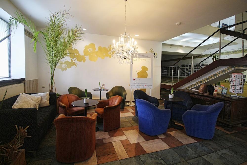 Nb Hotel With Free Parking Riga Ngoại thất bức ảnh