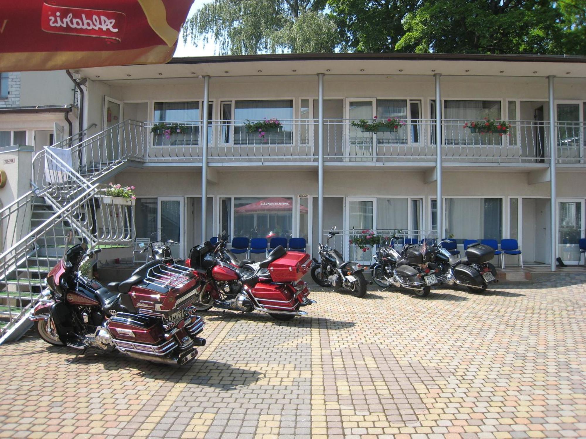 Nb Hotel With Free Parking Riga Ngoại thất bức ảnh